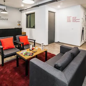 Super Townhouse Galleria Market Near Golf Course Road Gurgaon